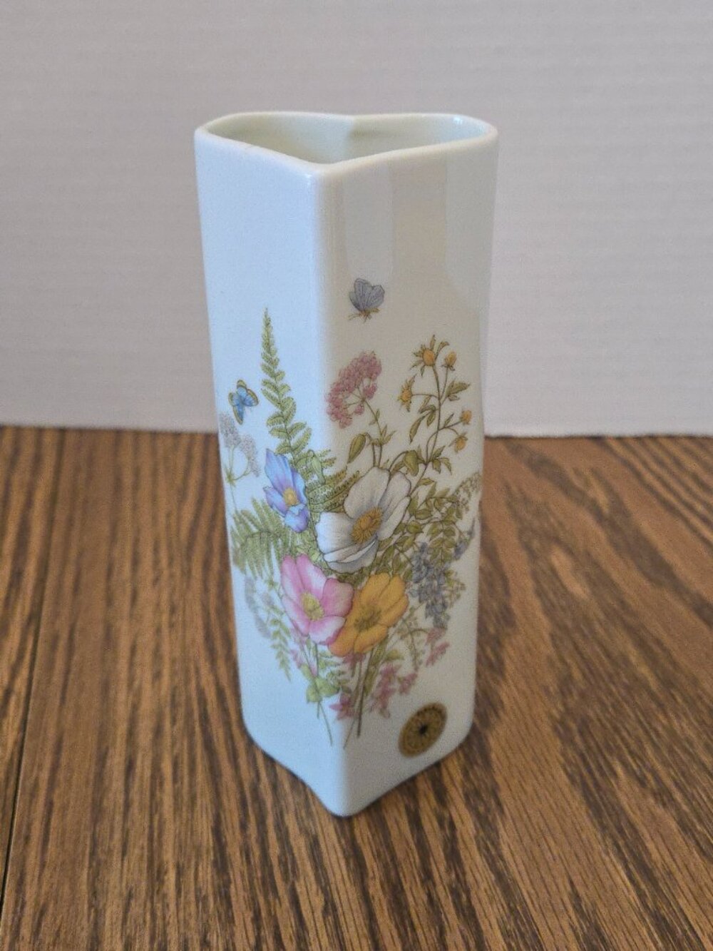 Takahashi Fern San Francisco Floral Heart Shaped Mini Bud Vase Japan - 6 in.